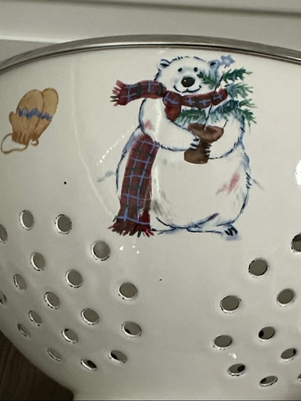 Pfaltzgraff Snow Bear Holiday Enameled Metal Colander 3 Quart‎